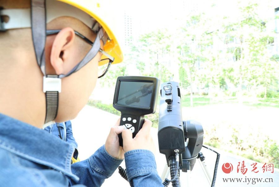 國網西咸供電“激光炮”遠程清異物 除患再添新利器 國網西咸供電“激光炮”遠程清異物 除患再添新利器