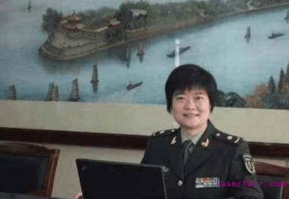 比核彈還厲害的女人，中美30年差距被她填平，外號激光女神