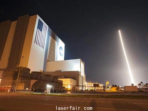 1月30日，TDRS-K衛星從肯尼迪太空中心發射升空