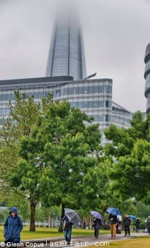 科學家研發激光“轟擊”云層可阻止降雨形成