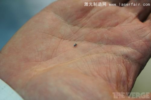 一探Vertu總部究竟：最奢侈的手機是怎么造出來的？