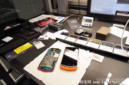 一探Vertu總部究竟：最奢侈的手機是怎么造出來的？