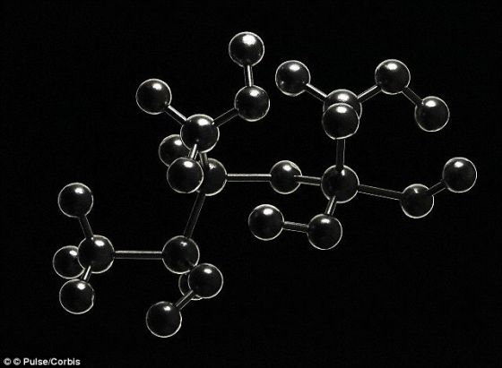 過去，磁光捕獲就是原子物理學家非常推崇的一項技術，但只在單個原子尺度。這項實驗取得的巨大成就是創造了有記錄以來分子——兩個或者更多原子群——溫度的最低紀錄。這項技術利用激光冷卻粒子同時將它們固定在適當位置。這一研究成果能夠應用于從量子化學到粒子物理學最基本理論測試等一系列領域。