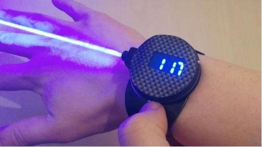 LaserWatch手表很酷 可連續發射激光10分鐘